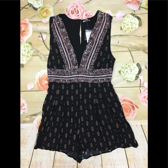 Urban Outfitters Other - Ecote romper sz 4 NWT